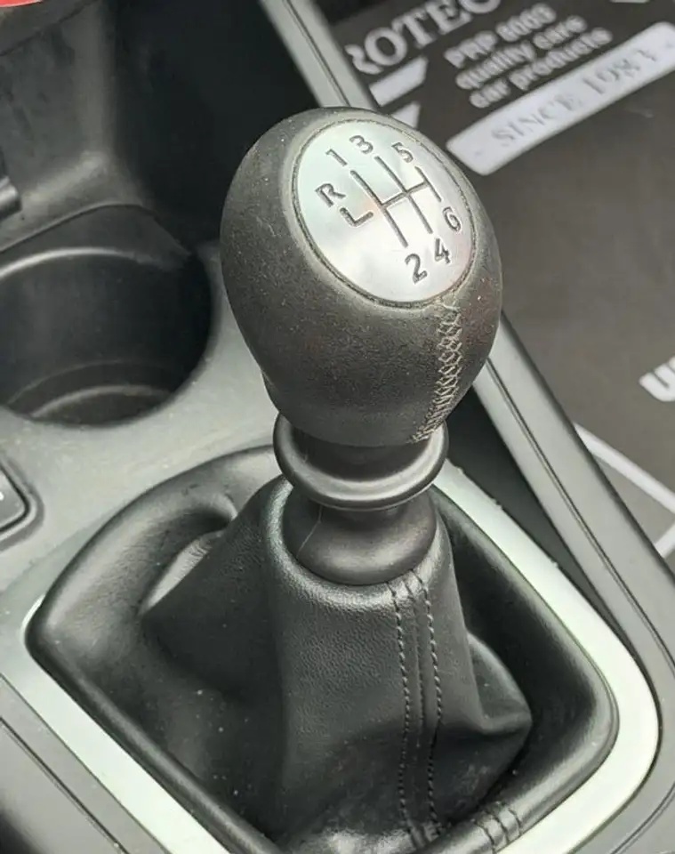 Renault Megane Coupé — photo 16
