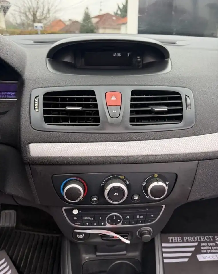 Renault Megane Coupé — photo 17