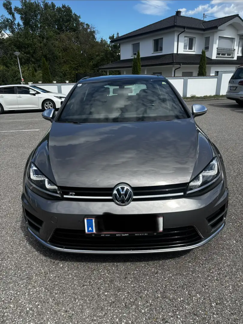 Volkswagen Golf R - 1