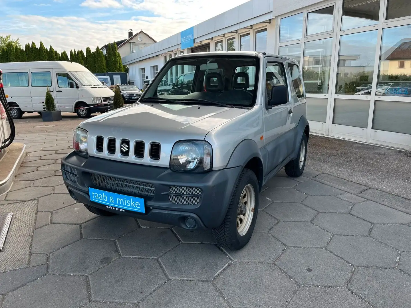 Suzuki Jimny Silber - 1