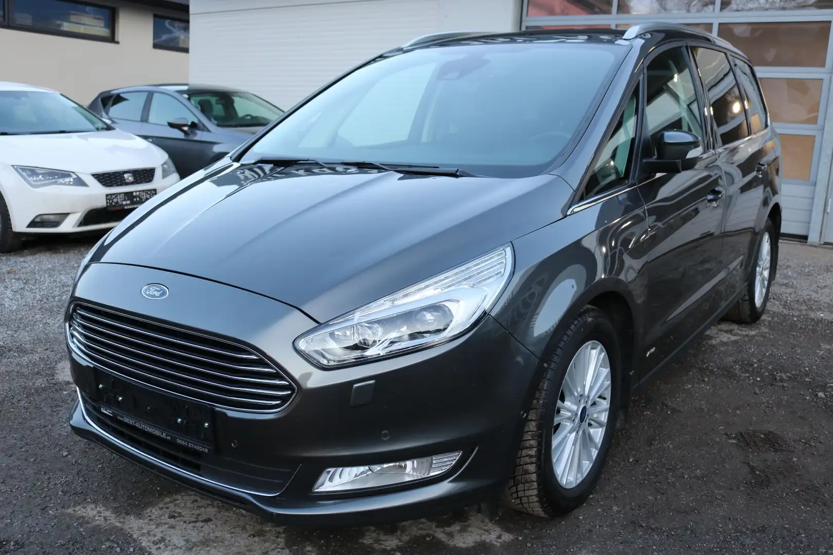 Ford Galaxy 2,0 TDCi AWD Titanium Start/Stop /Powershift/Navi Grau - 1
