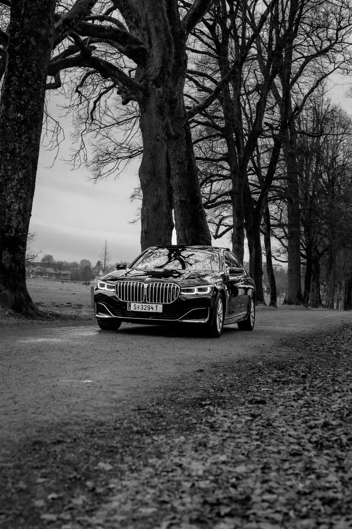 BMW 740 740 L i xDrive Schwarz - 1