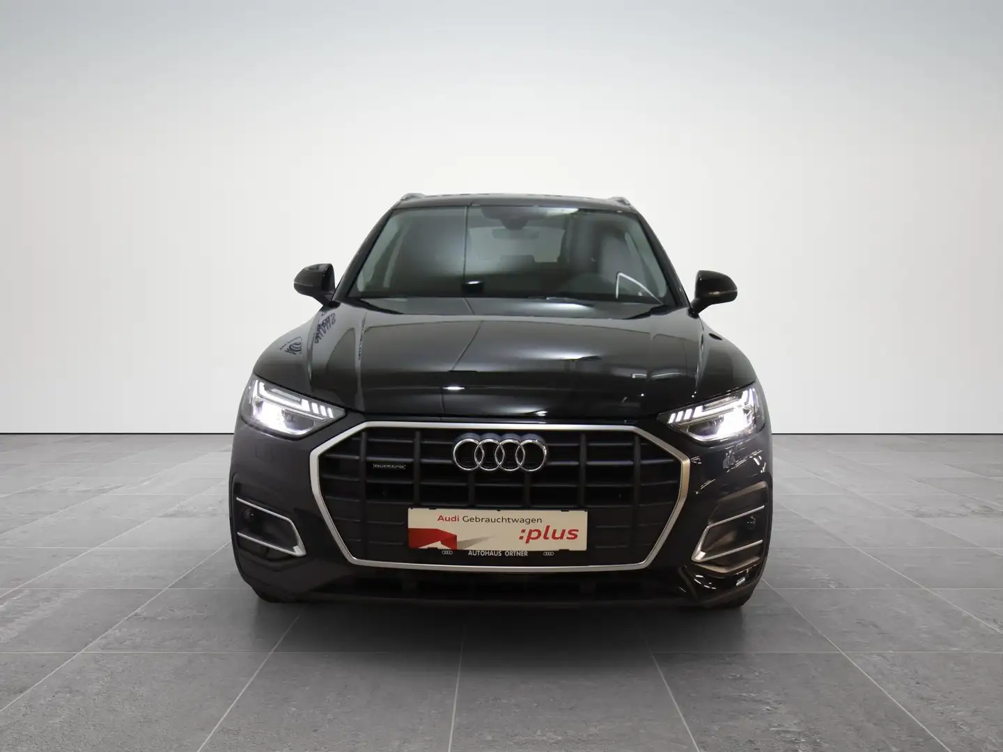 Audi Q5 40 TDI quattro intense Schwarz - 2