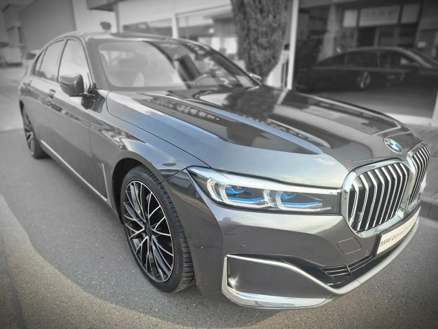 BMW 730 Baureihe 7 Lim 730 d "TOPAUSSTATTUNG!" Grau - 1