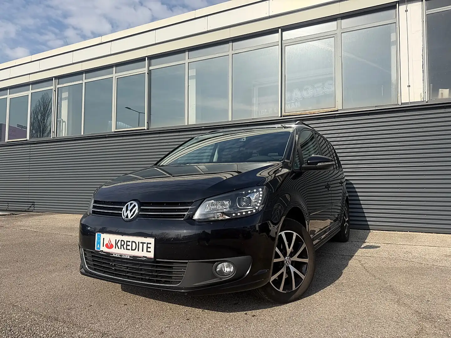 Volkswagen Touran Karat 1,6 BMT TDI Schwarz - 1