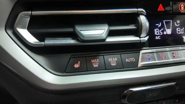 BMW 3 Series view 30