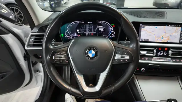 BMW 3 Series view 21