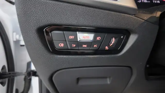 BMW 3 Series view 20