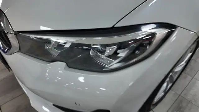 BMW 3 Series view 10