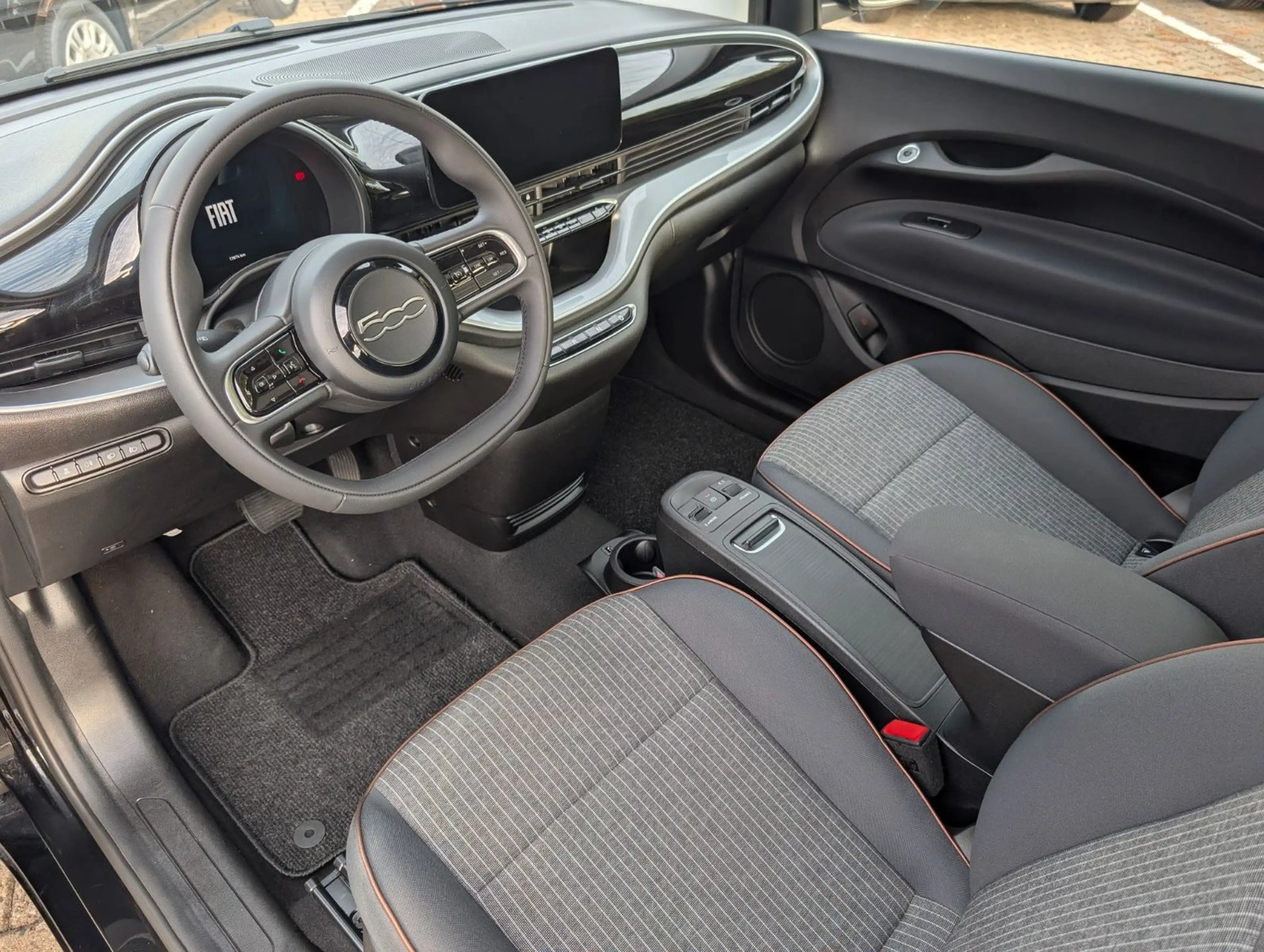 Fiat 500e ICON Schiebedach PDC Kamera — photo 11