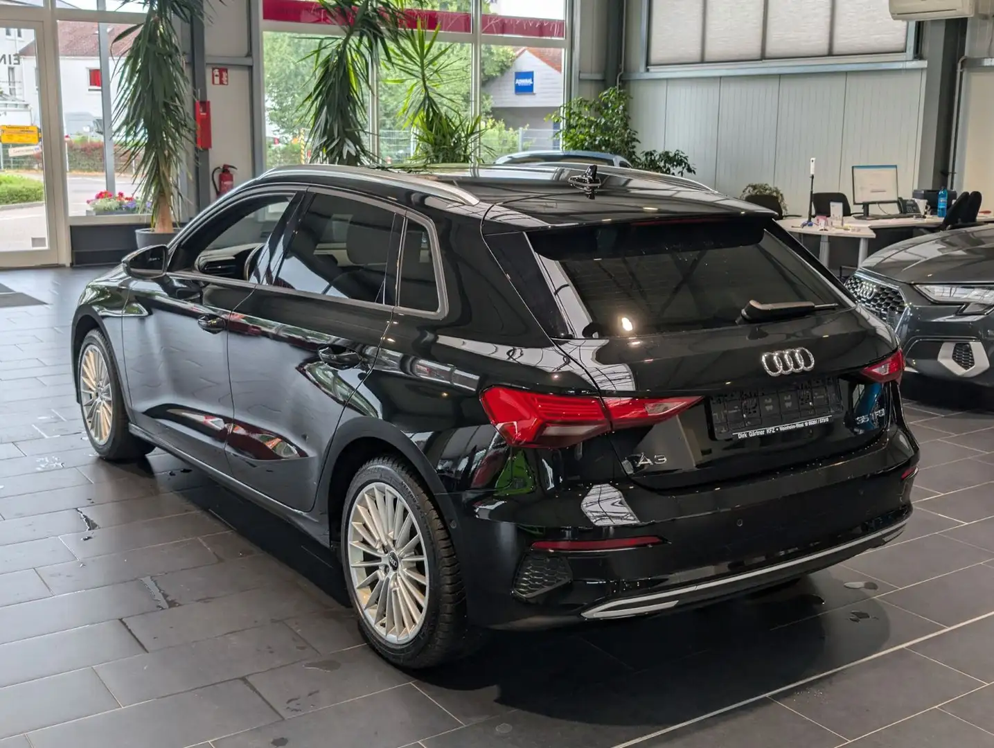 Audi A3 35 TFSI Sportback S tronic advanced 1. Hand Black - 2