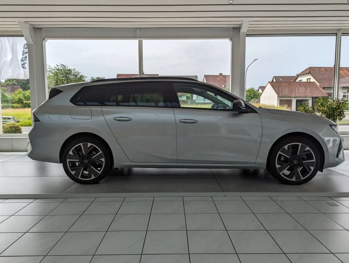 Opel Astra Sports Tourer Electric (L) Argento - 2