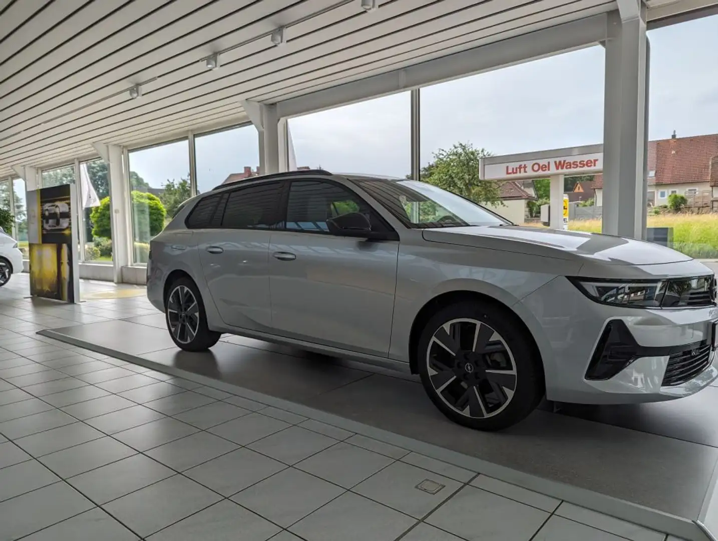 Opel Astra Sports Tourer Electric (L) Argento - 1