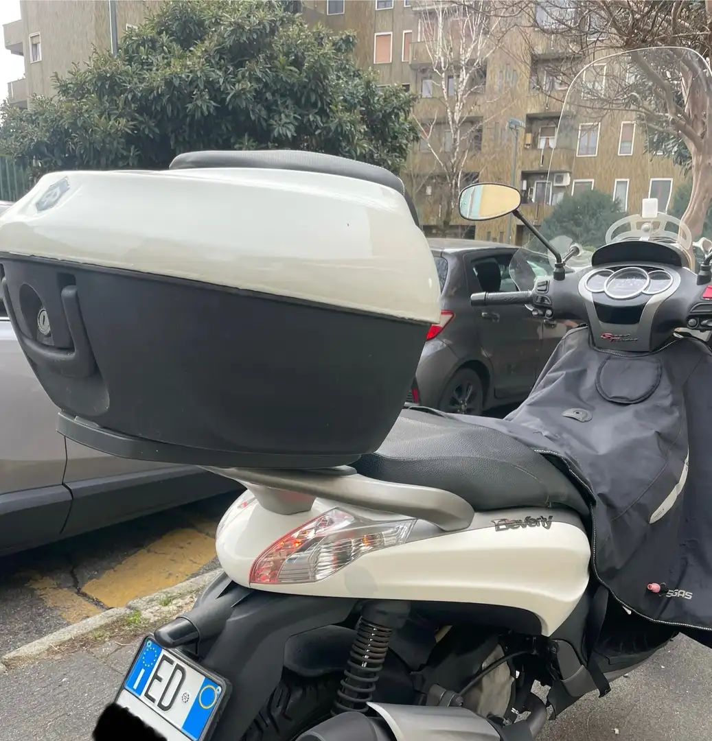 Piaggio Beverly 350 350 sport touring Wit - 2