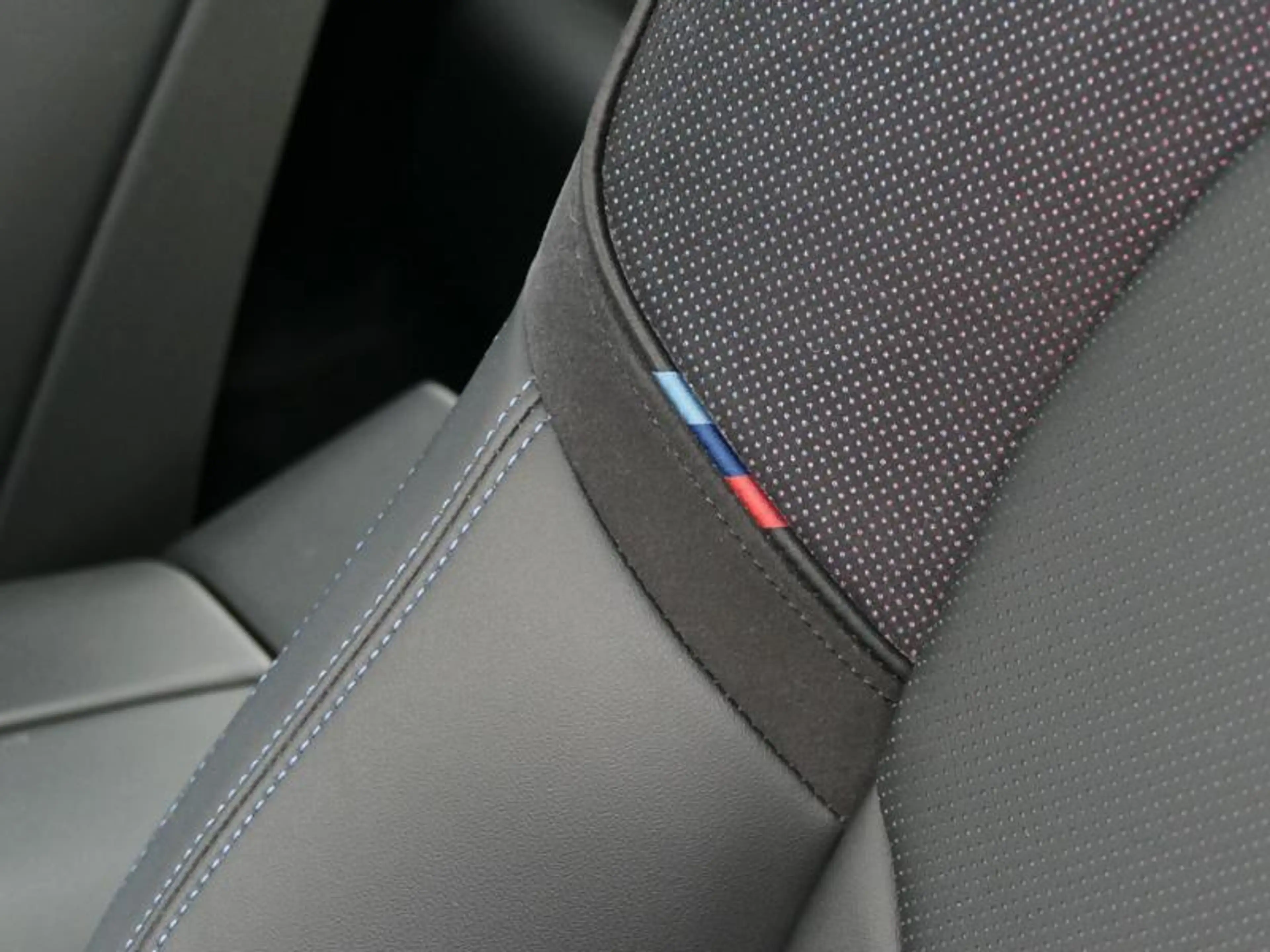 BMW i5 eDrive40 Berline M Sport | PANO | TOWB | — photo 15