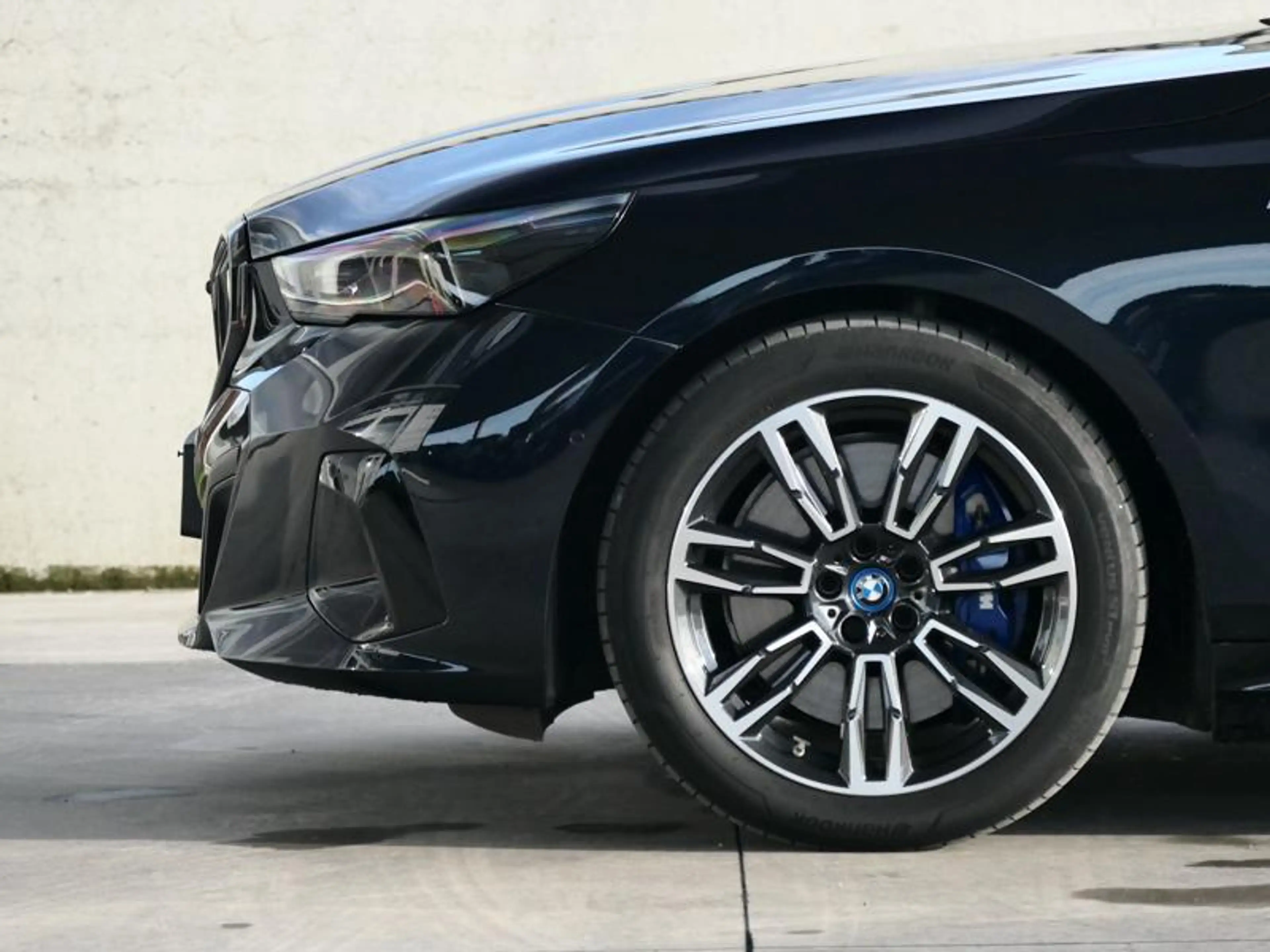 BMW i5 eDrive40 Berline M Sport | PANO | TOWB | — photo 8