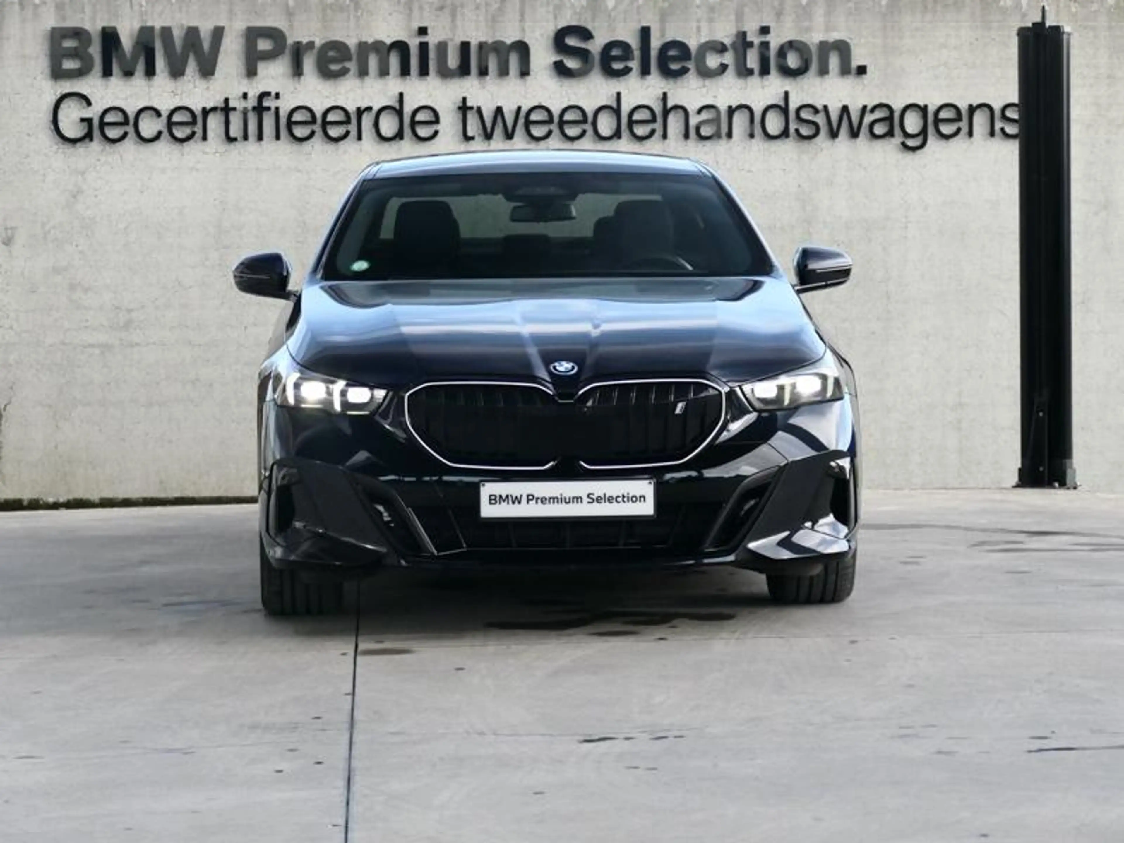 BMW i5 eDrive40 Berline M Sport | PANO | TOWB | — photo 2
