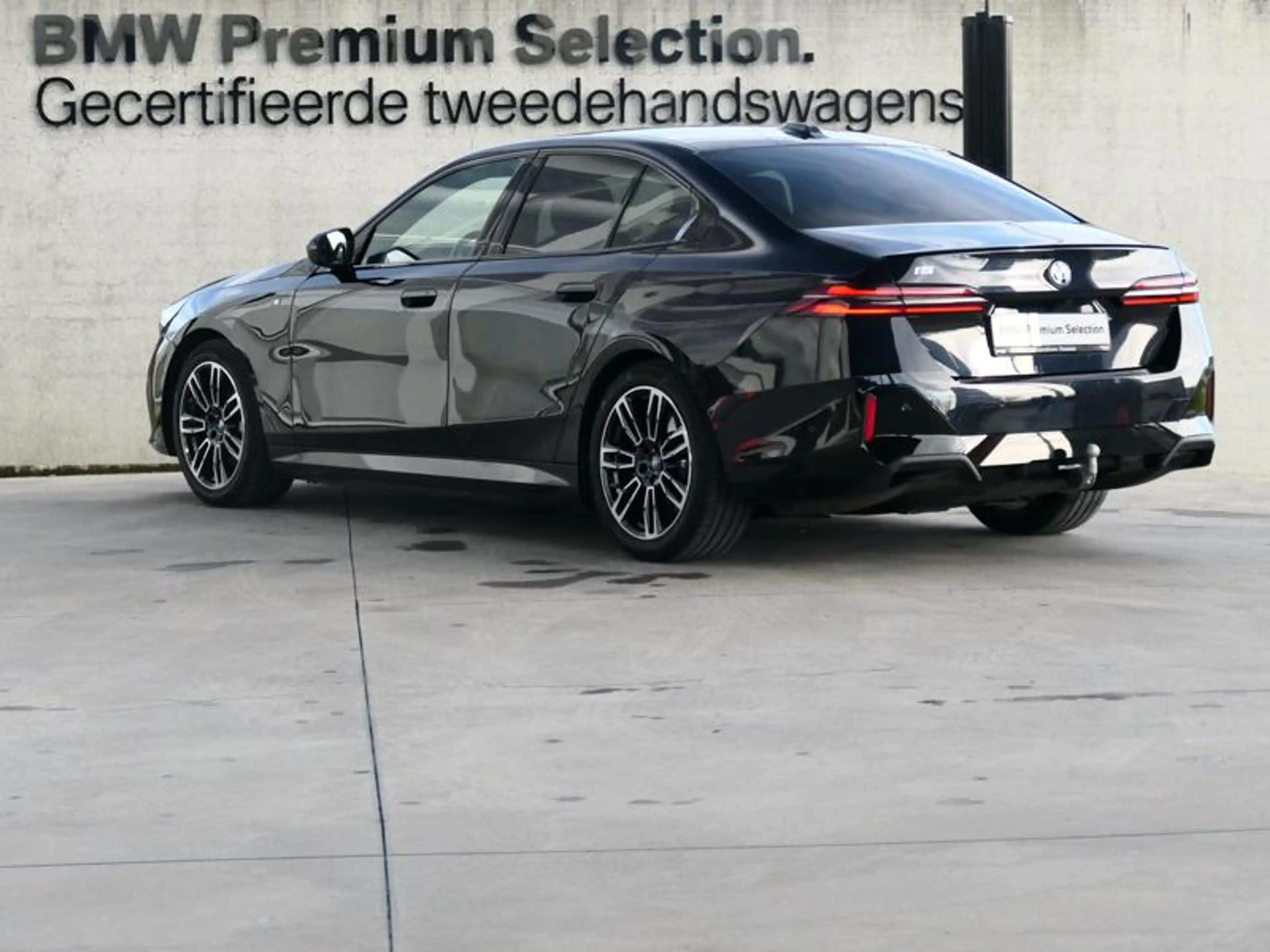 BMW i5 eDrive40 Berline M Sport | PANO | TOWB | — photo 5