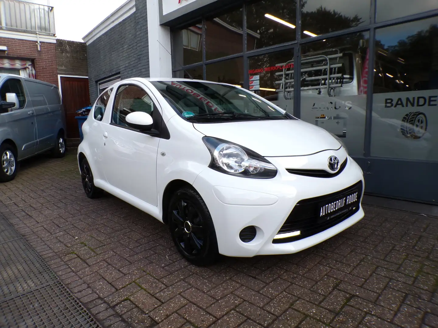 Toyota Aygo 1.0 VVT-i White Edition AIRCO,TOP STAAT! ""ZONDAG Blanco - 2