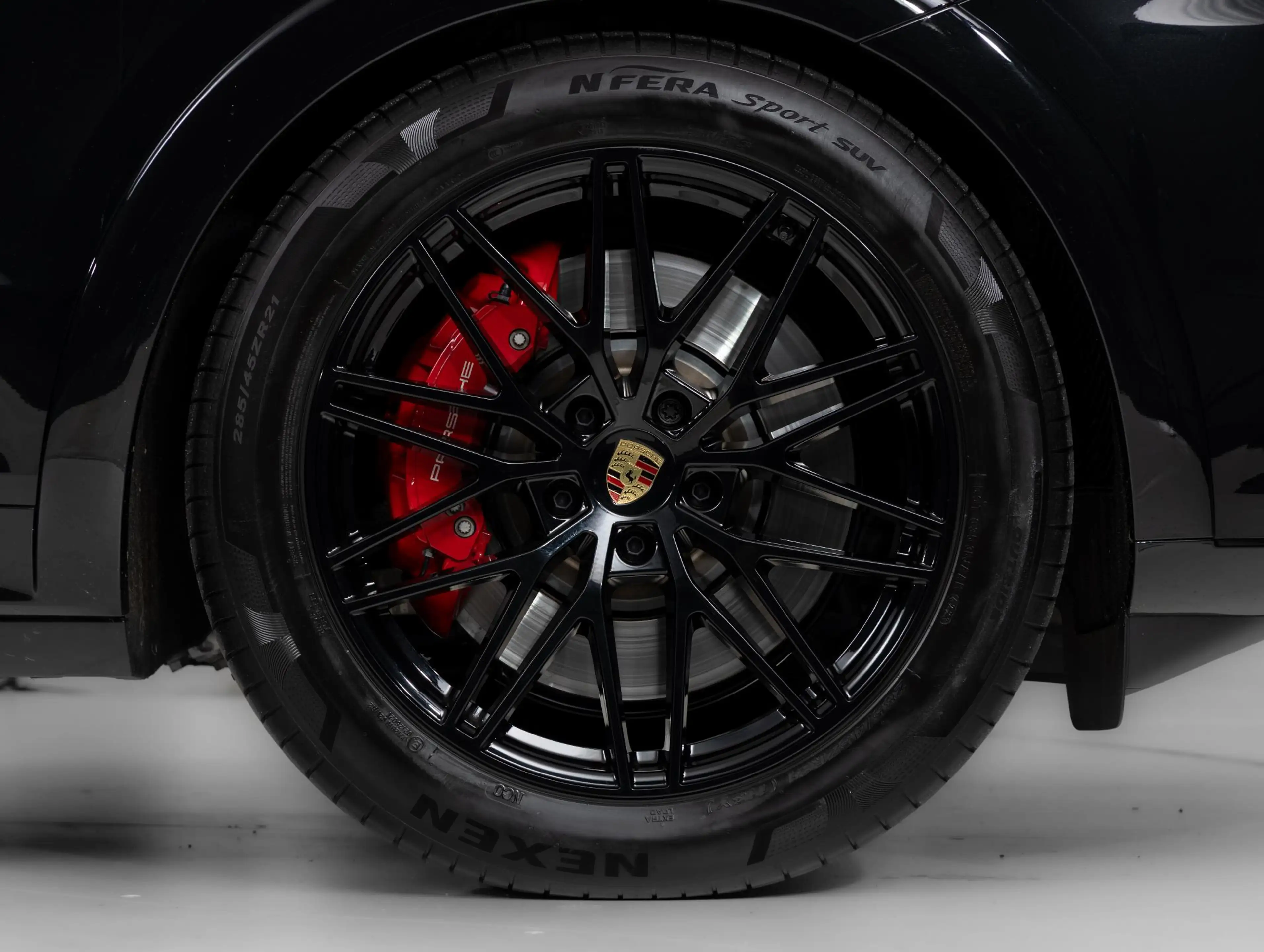 Porsche Cayenne S E-Hybrid — photo 17