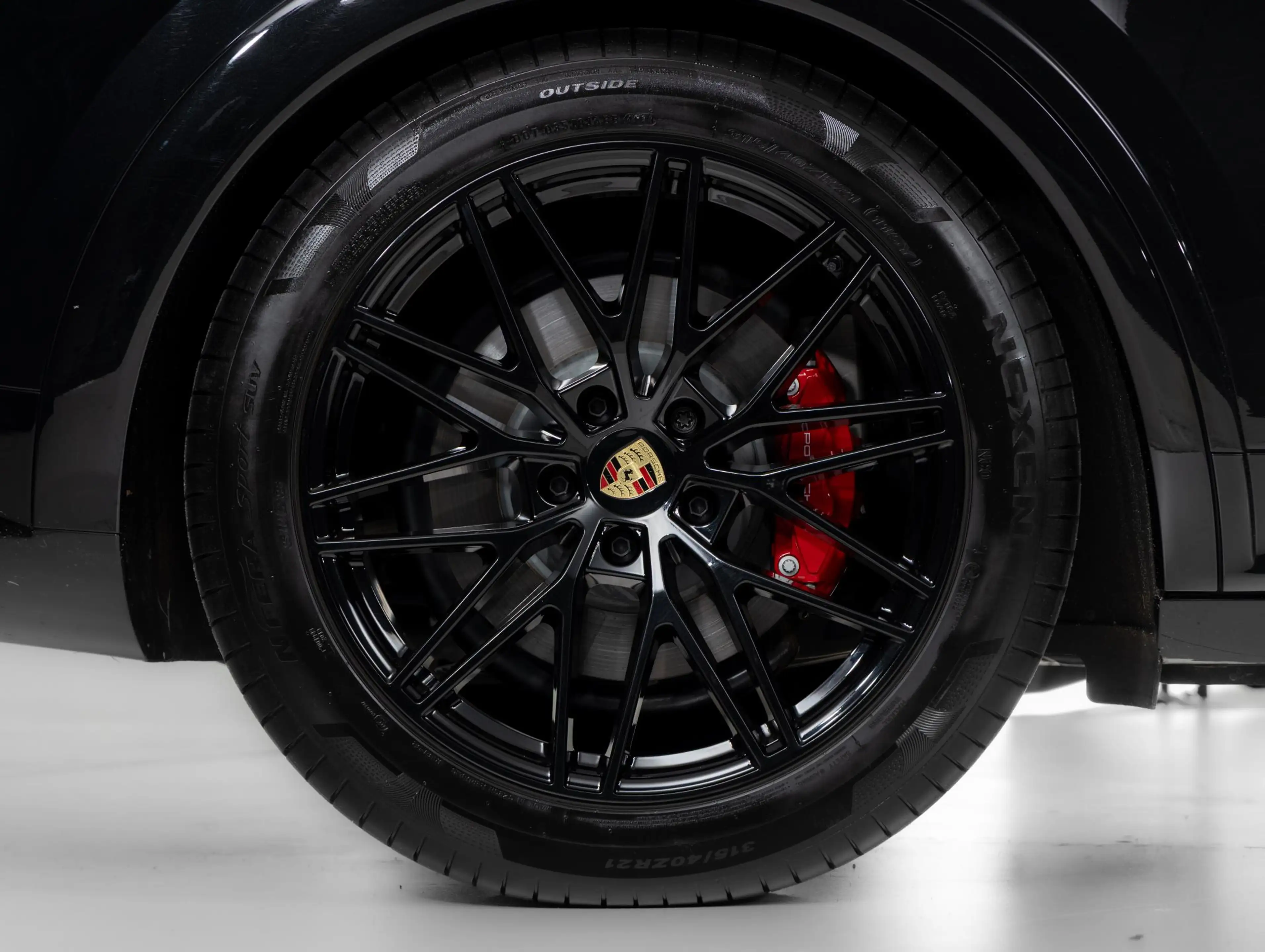 Porsche Cayenne S E-Hybrid — photo 16