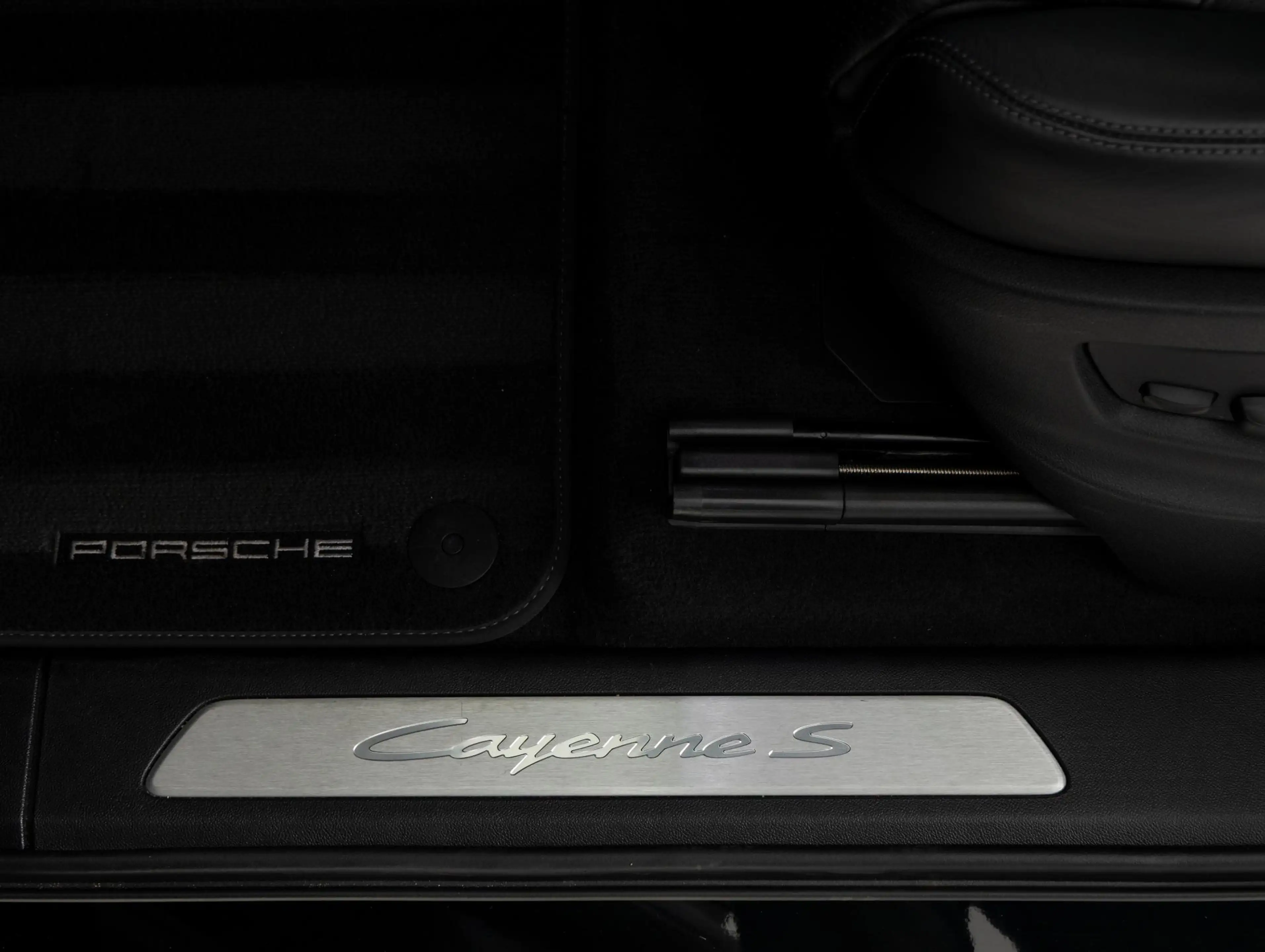 Porsche Cayenne S E-Hybrid — photo 35