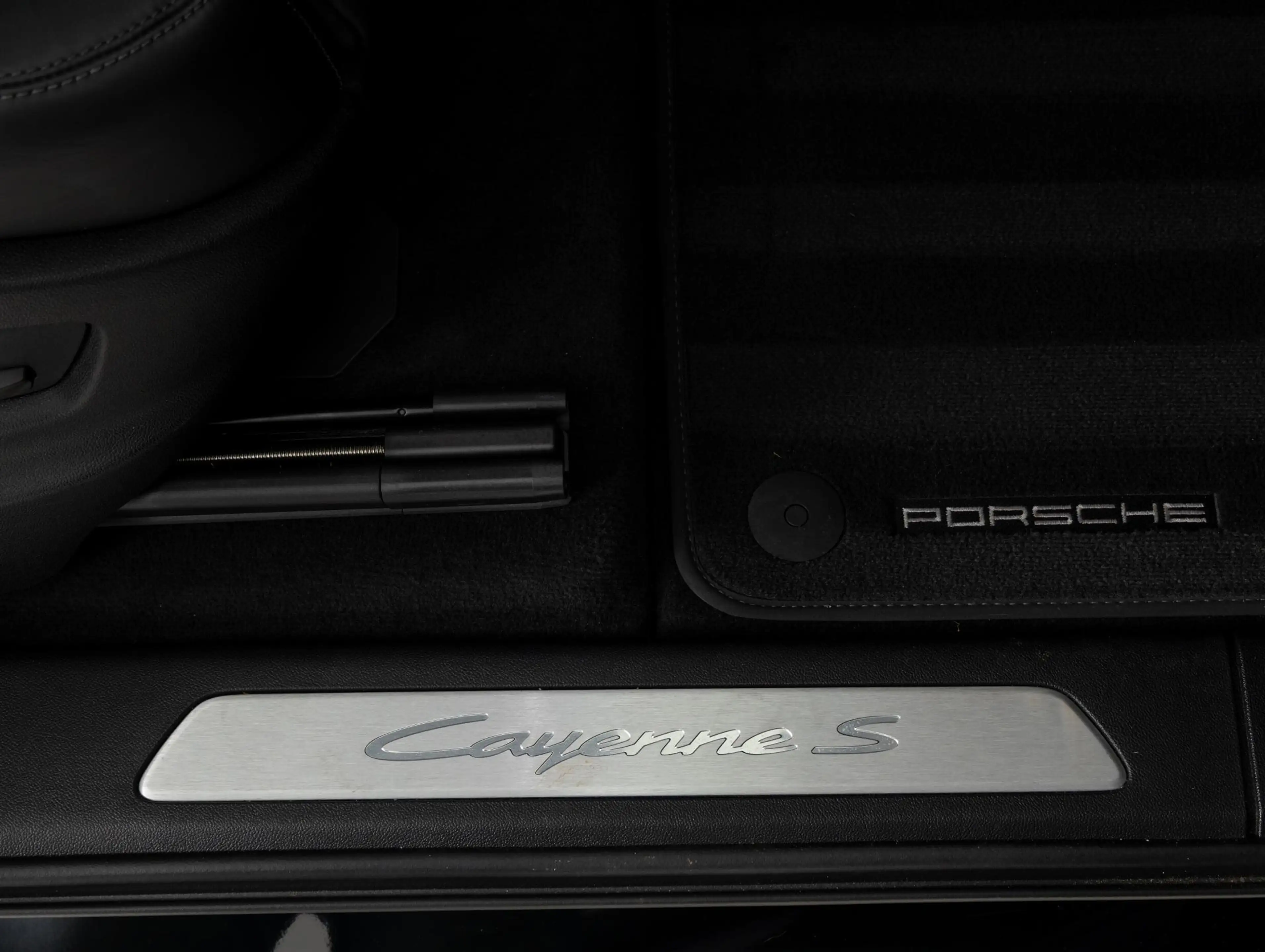 Porsche Cayenne S E-Hybrid — photo 30