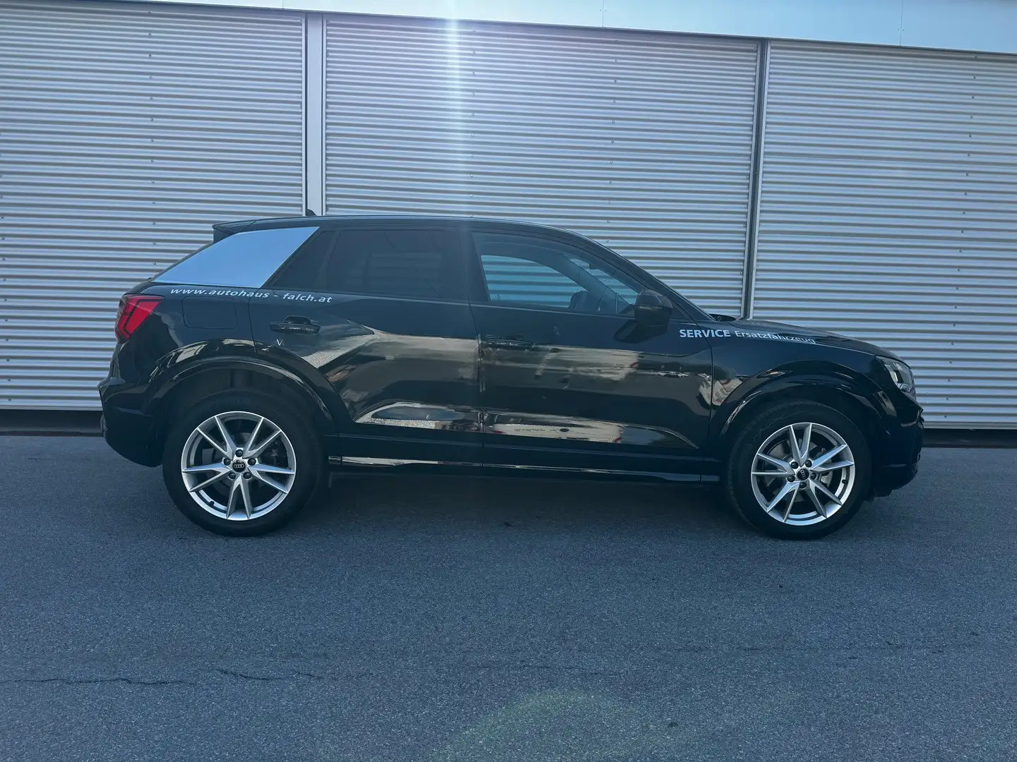 Audi Q2 35 TDI quattro admired Schwarz - 2