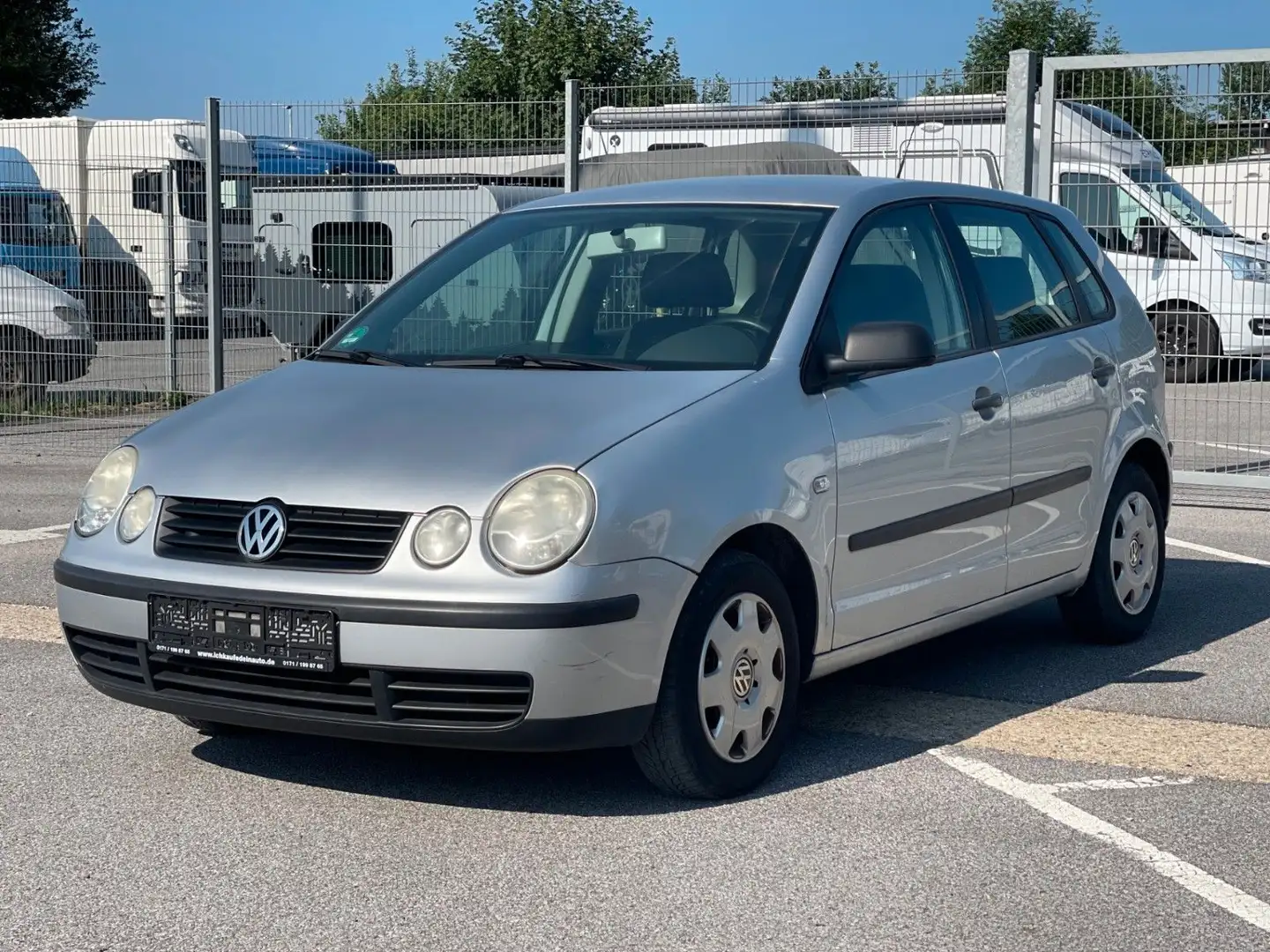 Volkswagen Polo 1.2 Comfortline TÜV NEU Silber - 1