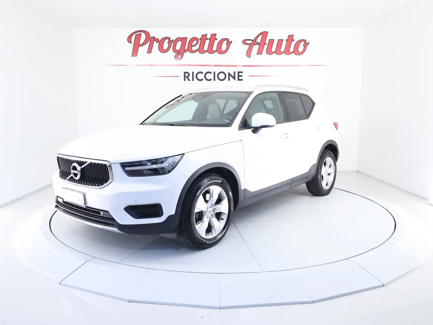 Volvo XC40 2.0 t4 Momentum awd geartronic 4x4 TAGLIANDI VOLVO Bianco - 1
