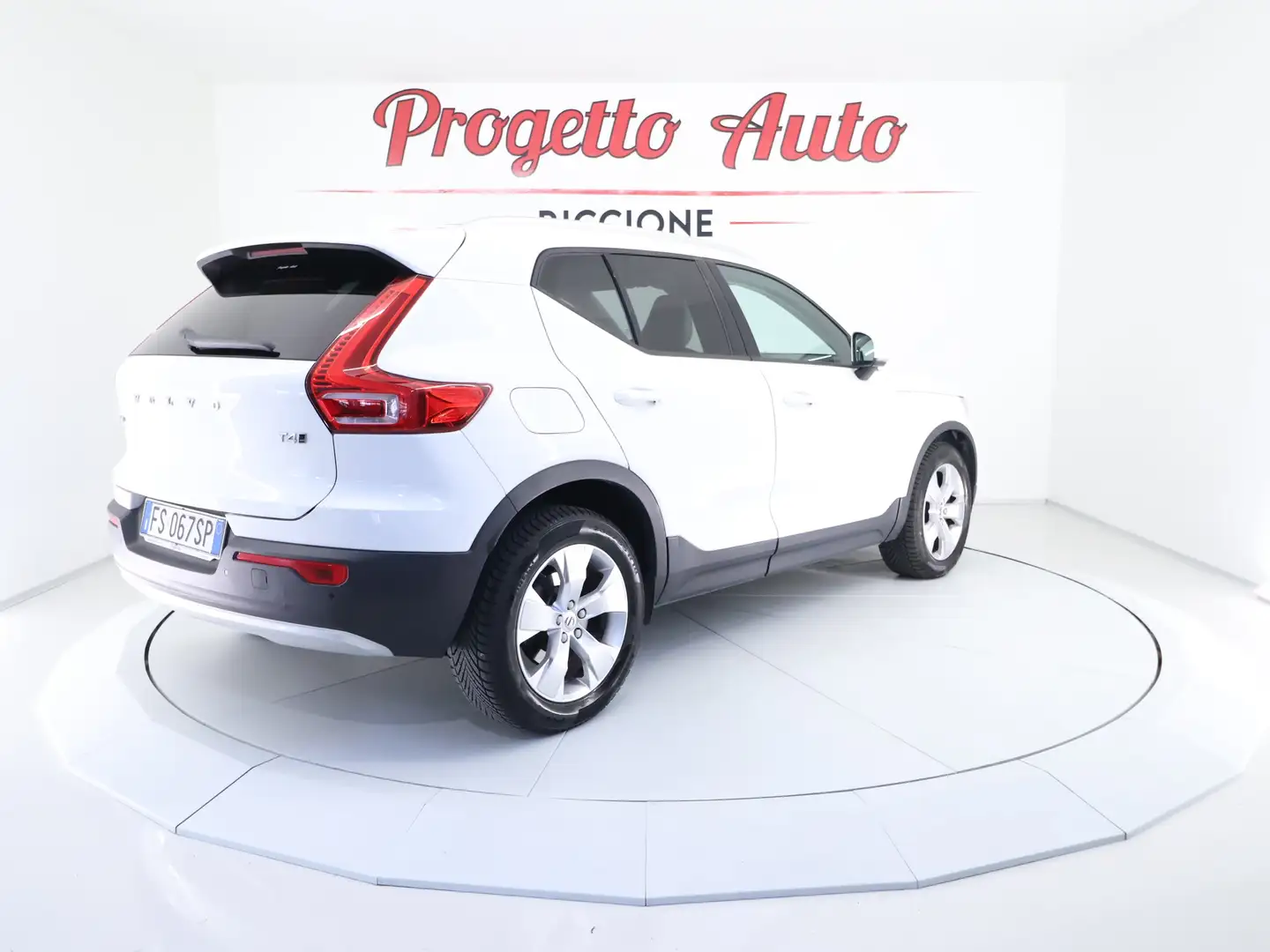 Volvo XC40 2.0 t4 Momentum awd geartronic 4x4 TAGLIANDI VOLVO Bianco - 2
