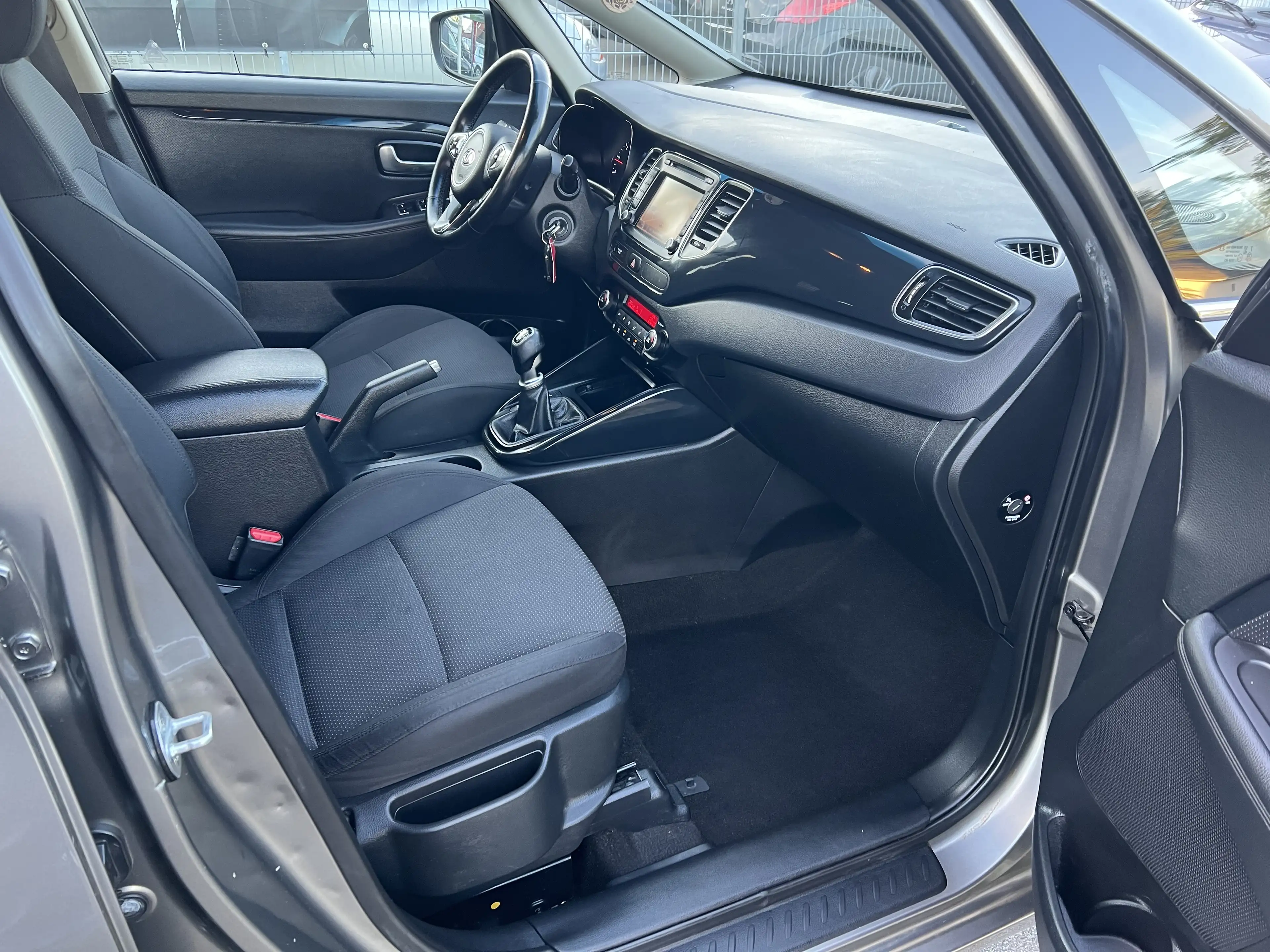 Kia Carens UEFA Euro 2016 Klima Navi 7 Sitze — photo 7