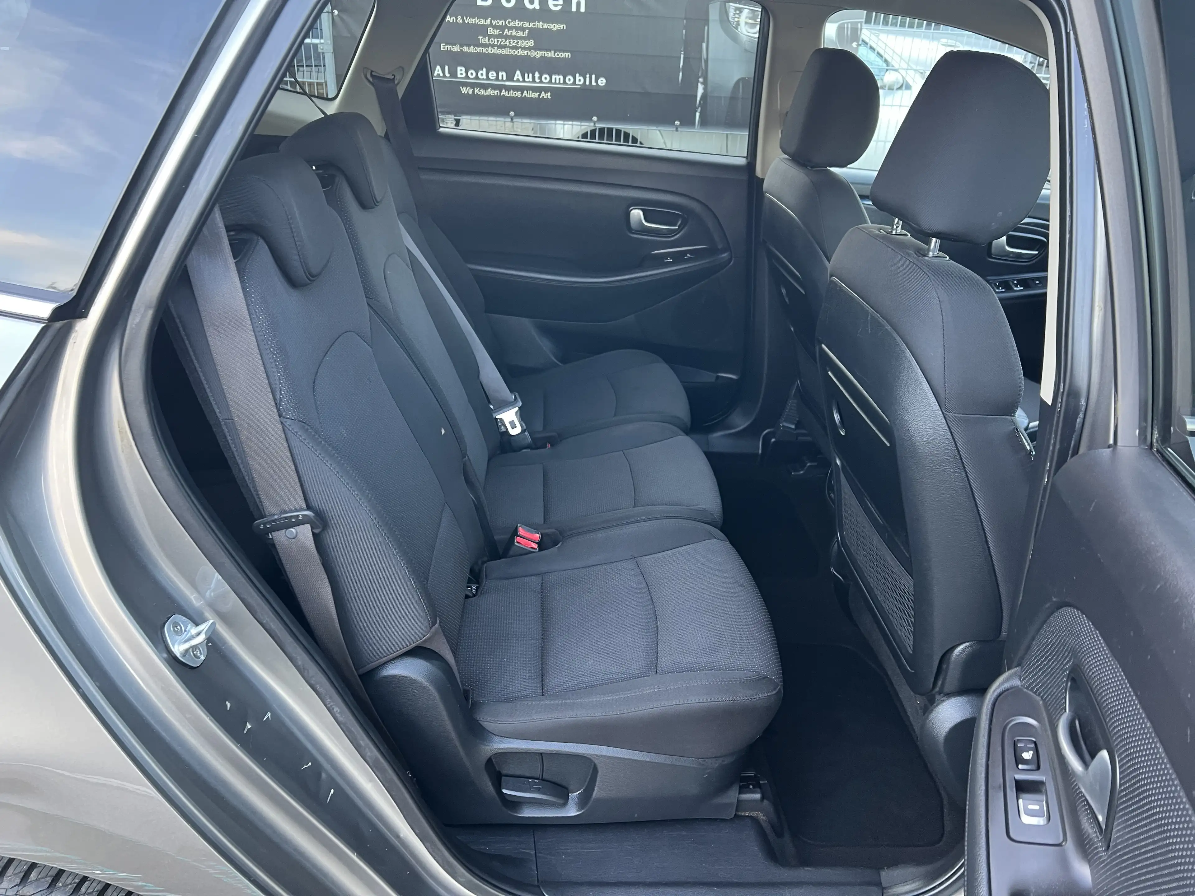 Kia Carens UEFA Euro 2016 Klima Navi 7 Sitze — photo 10
