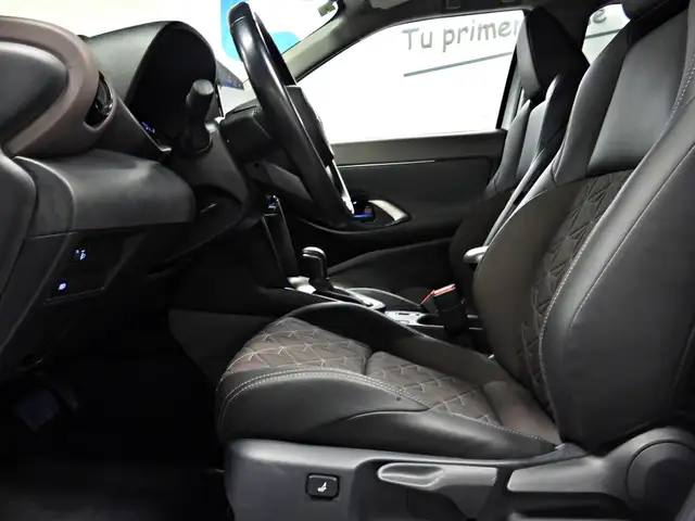 Toyota Yaris Cross view 8