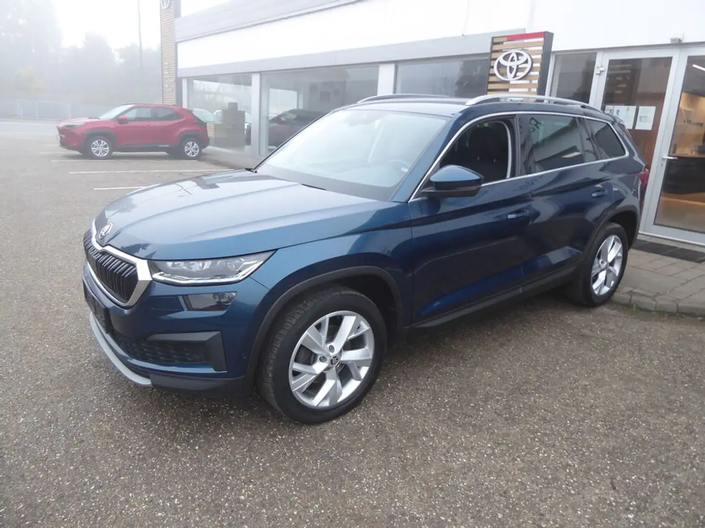 Skoda Kodiaq 2,0 TDI DSG *LED*SHZ*LANE/SIDE* Blau - 2