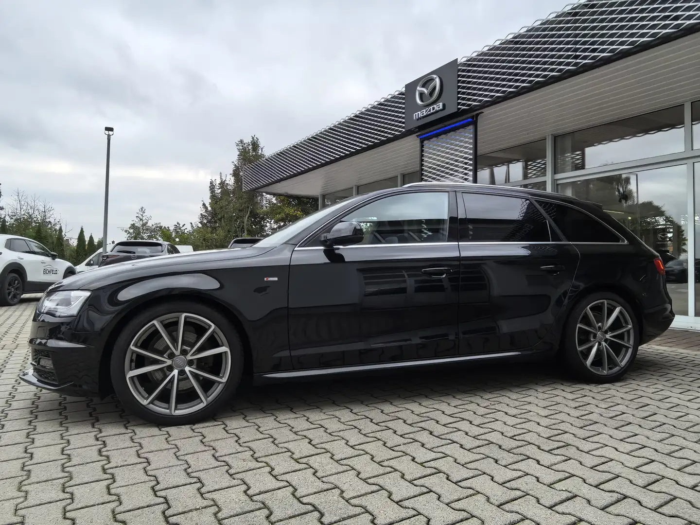 Audi A4 Avant S line Sportpaket / plus 2.0 TDI DPFclean di Noir - 2