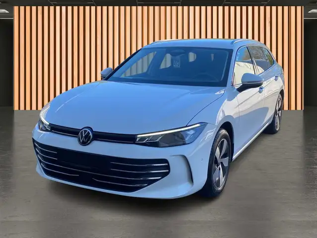 Volkswagen Passat view 2
