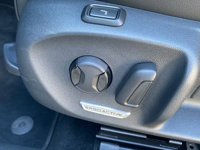 Volkswagen Passat view 12
