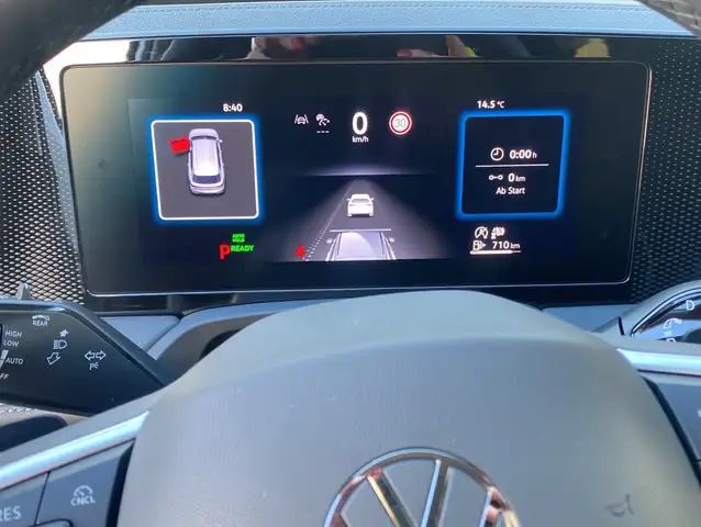 Volkswagen Passat view 11