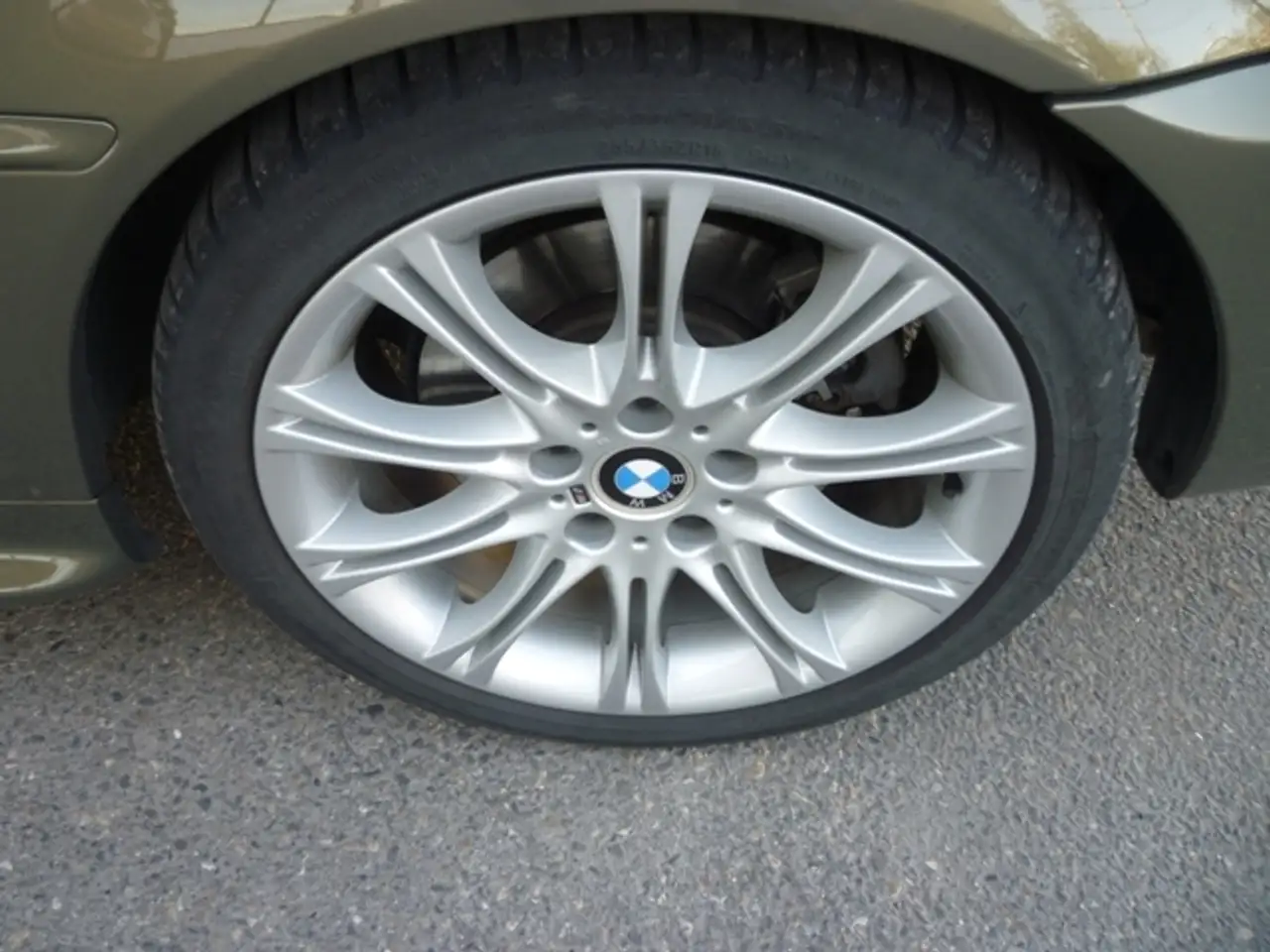BMW 3 Series снимка BMW 3 Series