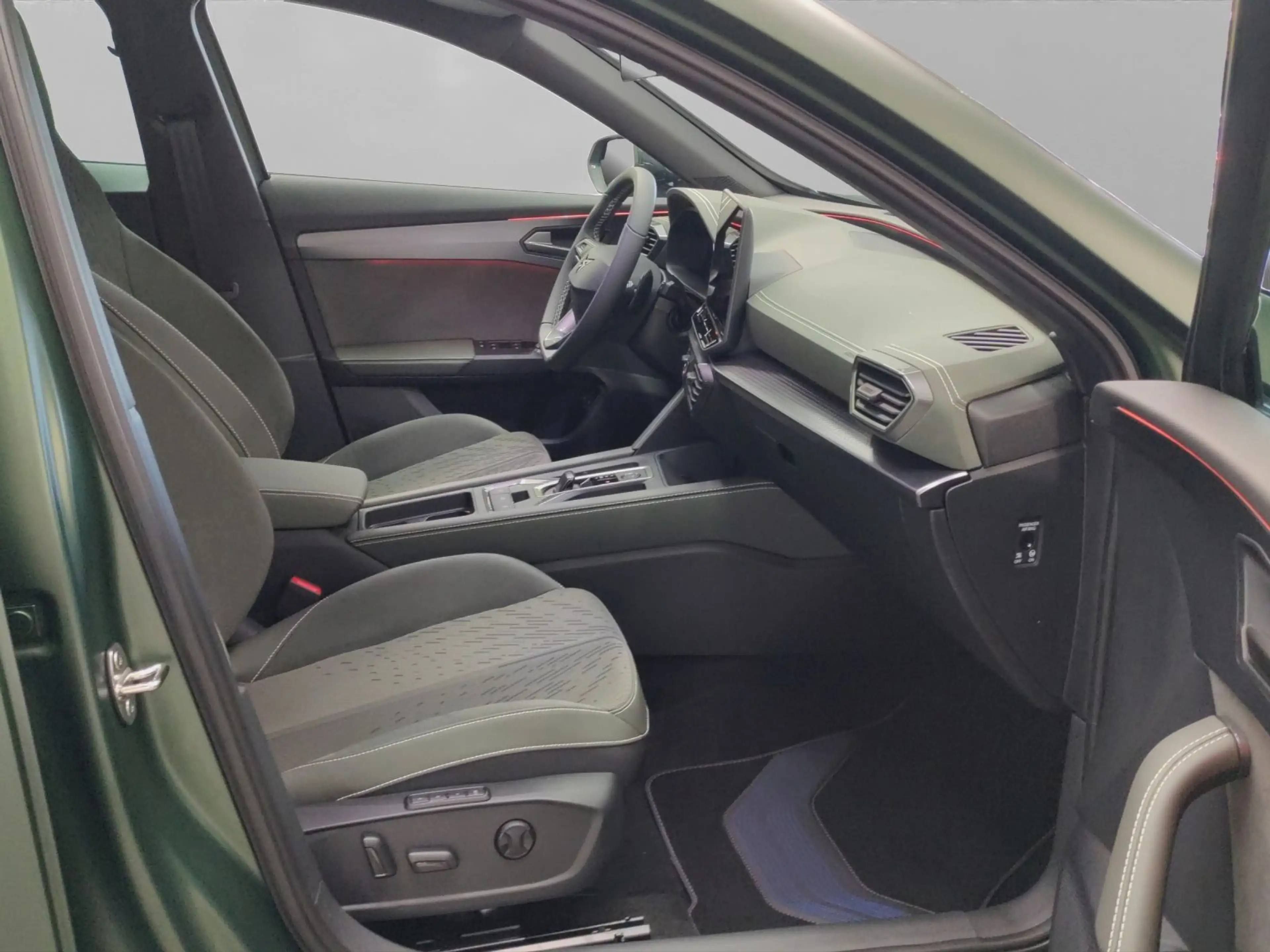 CUPRA Formentor 1.5 e-HYBRID TRIBE EDITION MATT LM19 E — photo 4