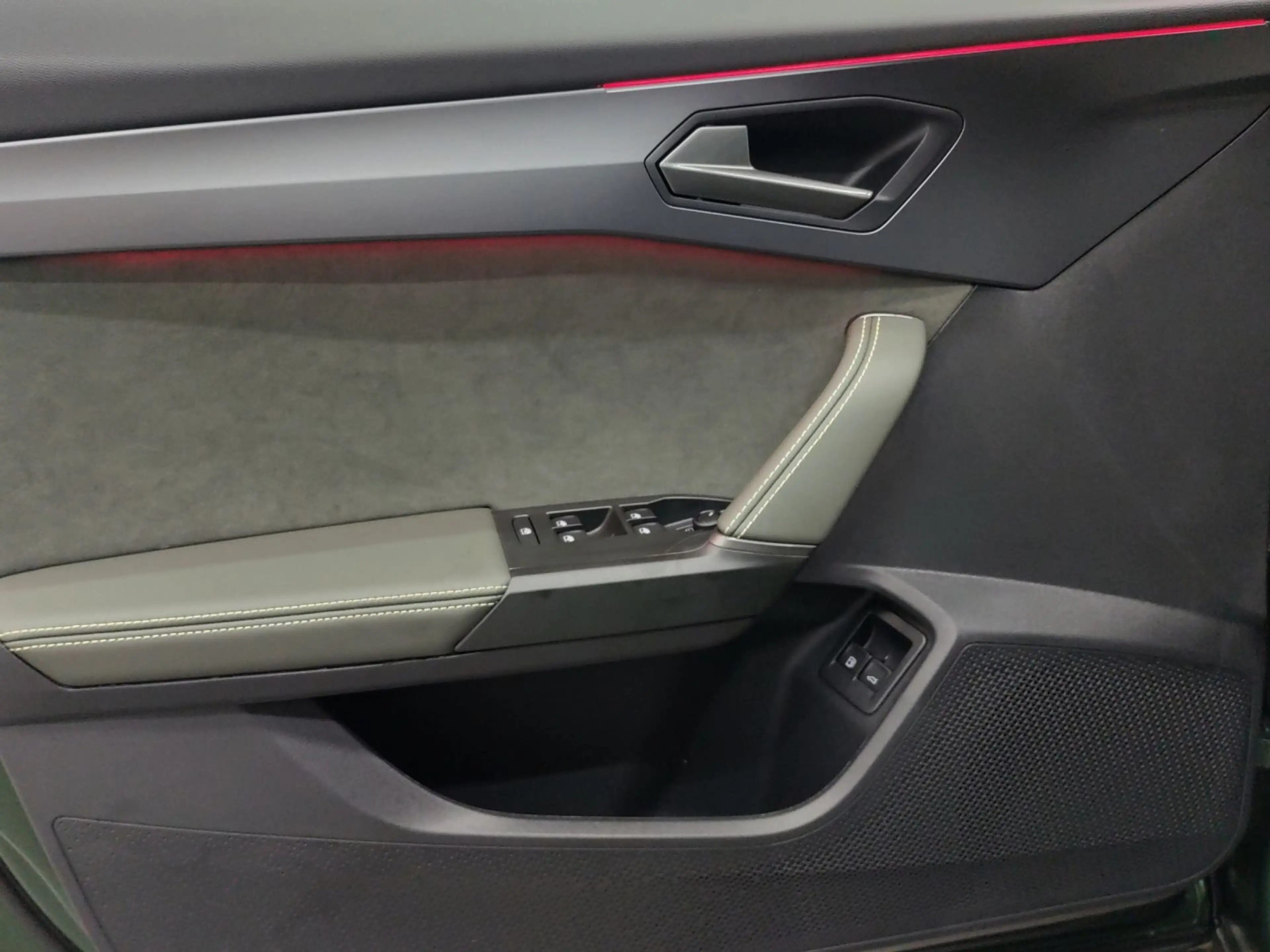 CUPRA Formentor 1.5 e-HYBRID TRIBE EDITION MATT LM19 E — photo 8
