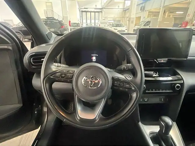 Toyota Yaris Cross view 12