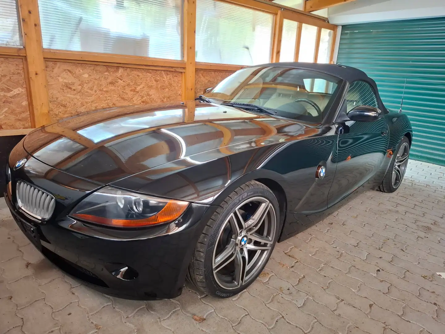 BMW Z4 Z4 2,2i Österreich-Paket, Cosmossschwarz metallic Schwarz - 1