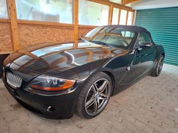 Z4 2,2i Österreich-Paket, Cosmossschwarz metallic
