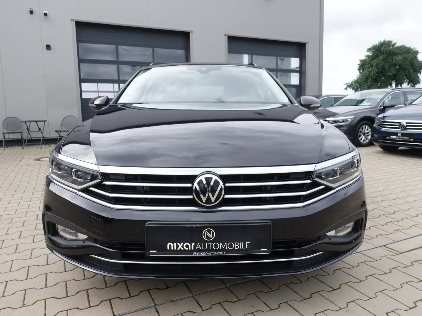 Volkswagen Passat Variant 2,0 TDI Variant Business DSG/AHK/DigiTach Schwarz - 2