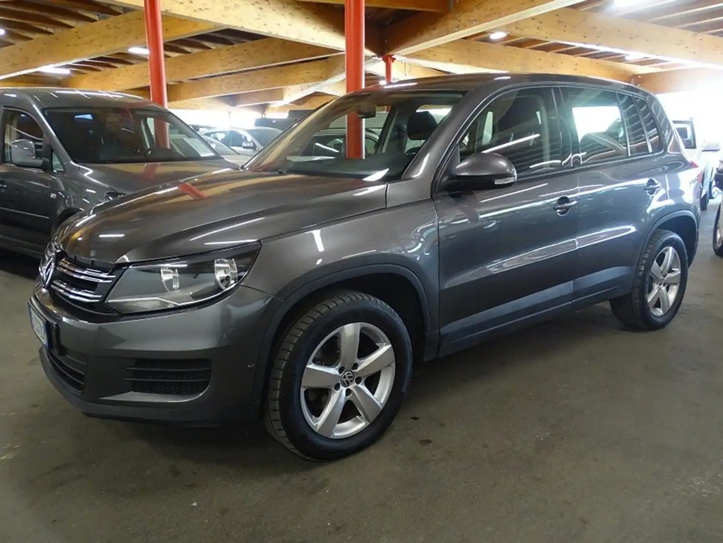 Volkswagen Tiguan 2.0 TDI 110 CV Euro 5 Grigio - 1