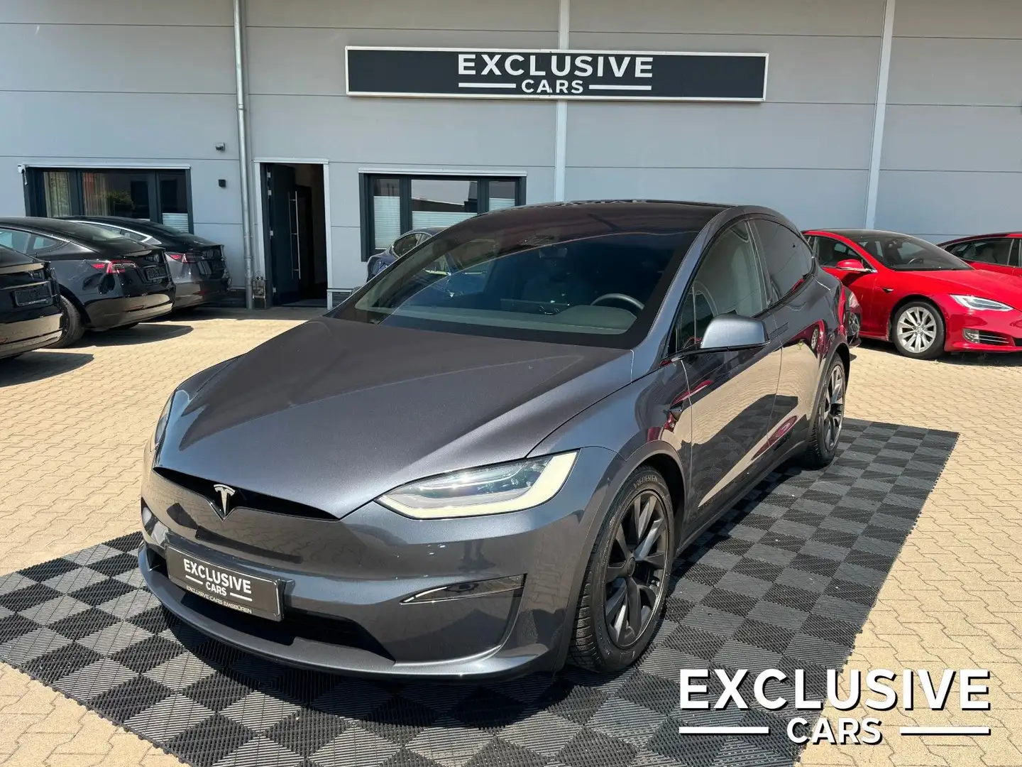 TESLA Model X