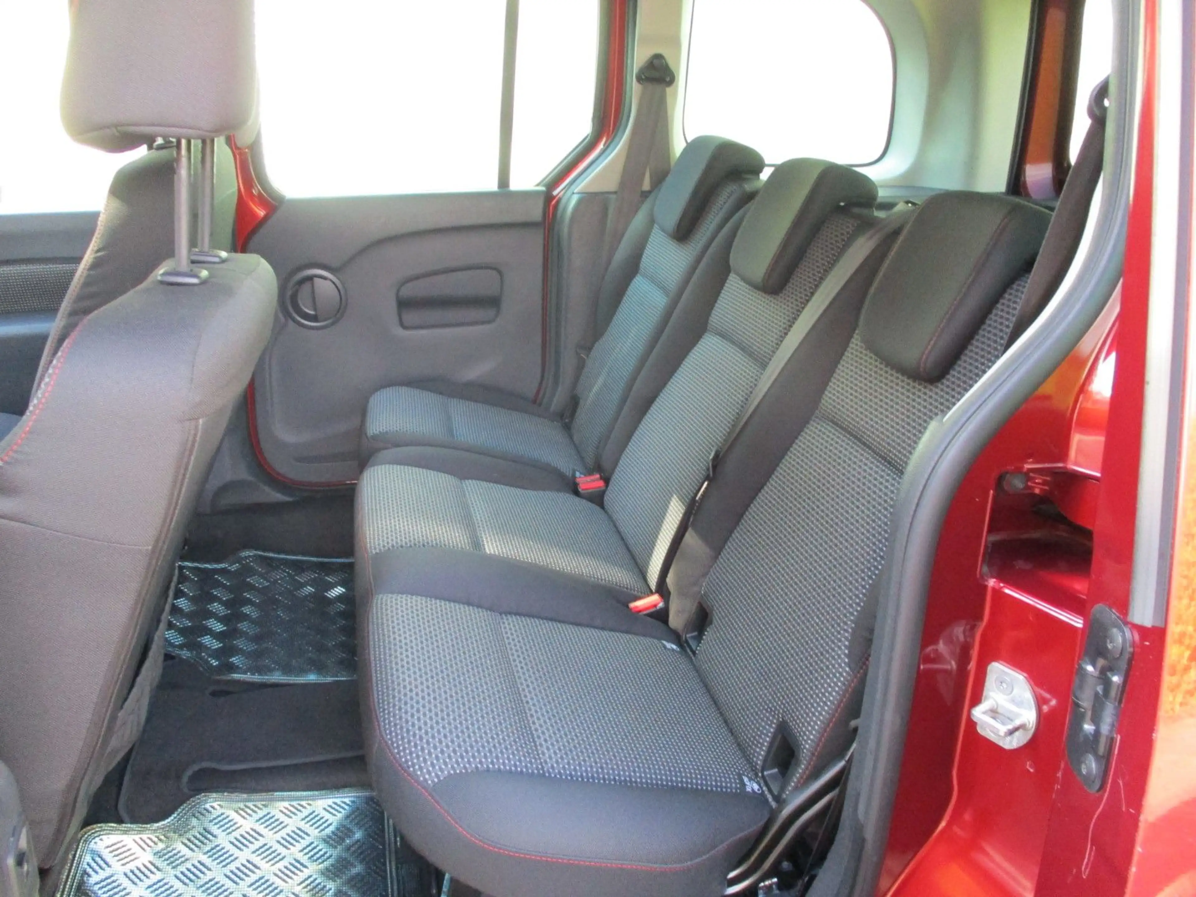 Mercedes-Benz Citan Kombi 111 CDI lang Tourer Edition — photo 10