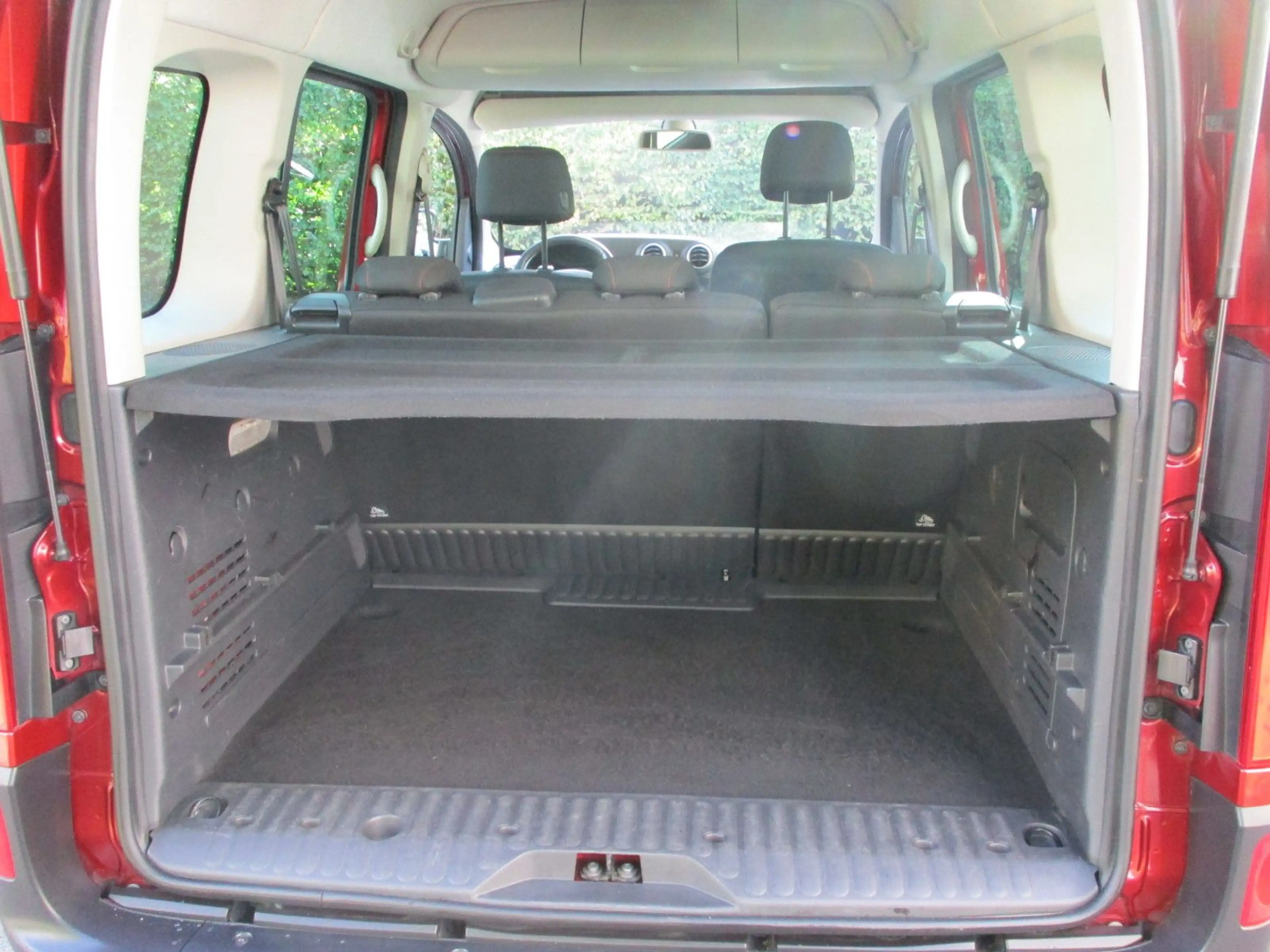 Mercedes-Benz Citan Kombi 111 CDI lang Tourer Edition — photo 9